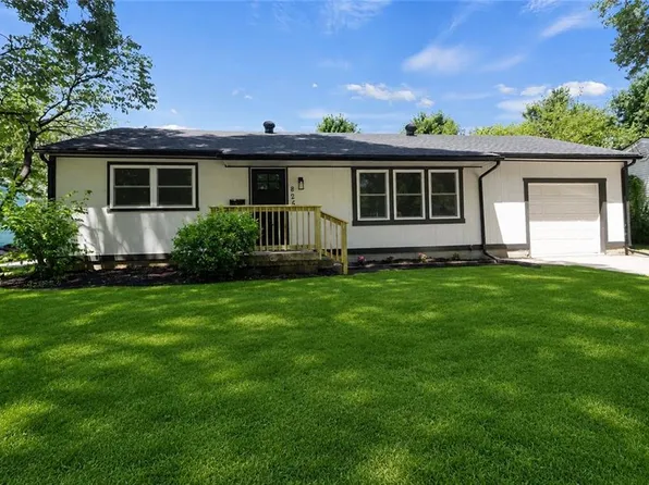 825 S Weaver St, Olathe, KS 66061