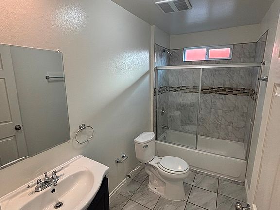 5th image of 1142 E 50th St