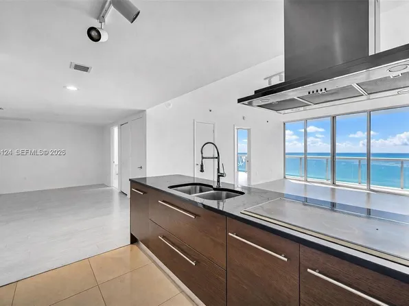 495 Brickell Ave APT 4903, Miami, FL 33131