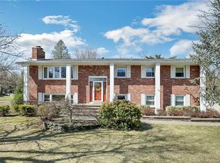 2 Caroll Dr, Suffern, NY 10901