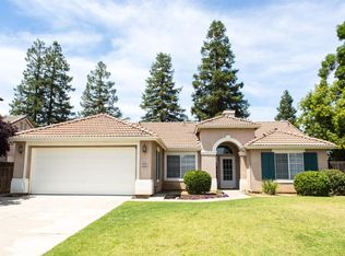 5508 W La Vida Ct, Visalia, CA 93277