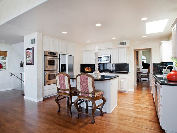 4th image of 1625 Prospect Ave