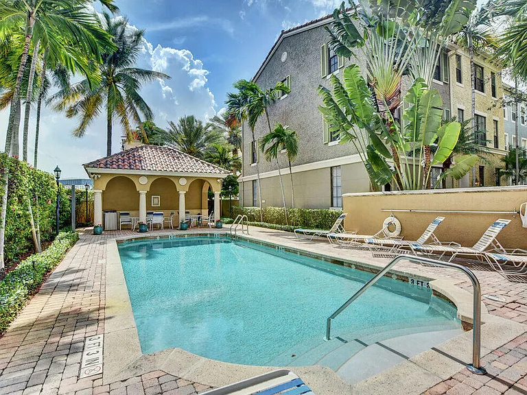 580 Sapodilla Ave #105 — Photo 20