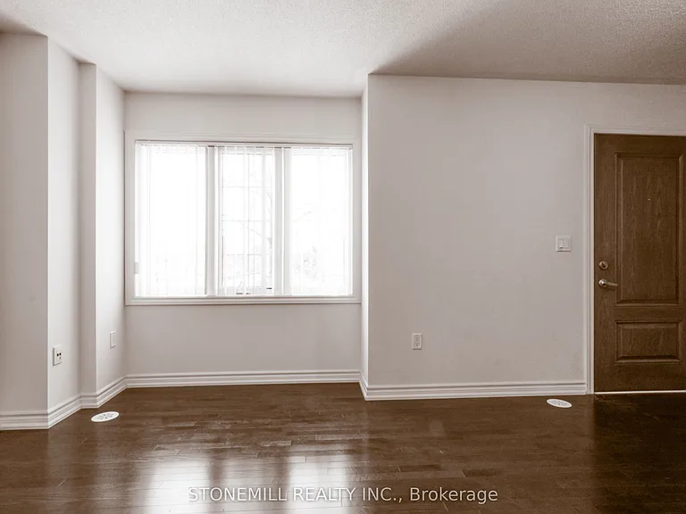3130 Boxford Cres #5 — Photo 4