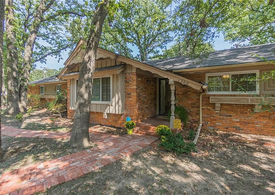 1st image of 1300 N Anita Pl