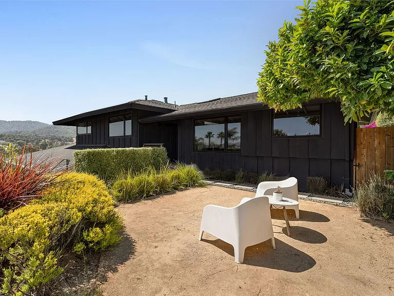 31 San Marino Dr — Photo 41