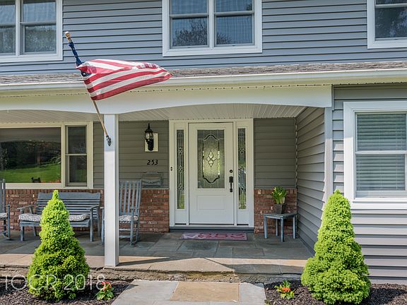 3rd image of 253 W Central Ave