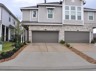 673 Royal Arch Dr, Conroe, TX 77304