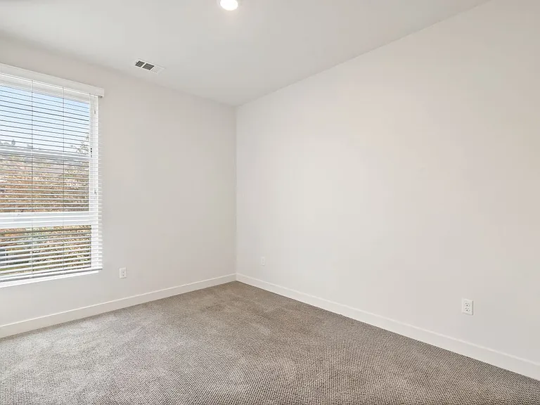 2700 E Chaucer St #14 — Photo 32