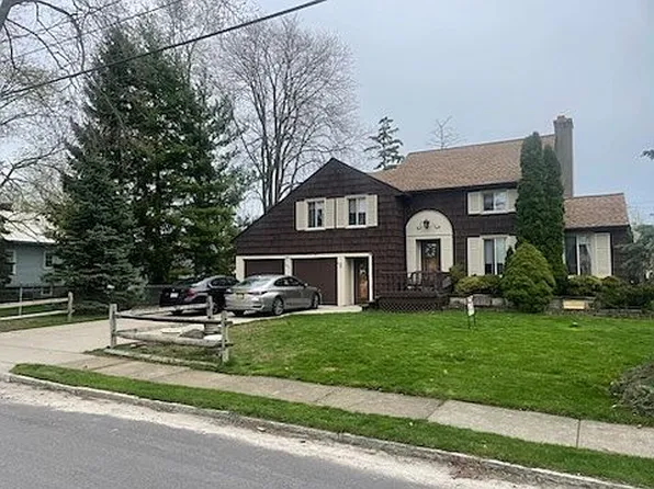 1051 Pasadena Ave, Niagara Falls, NY 14304