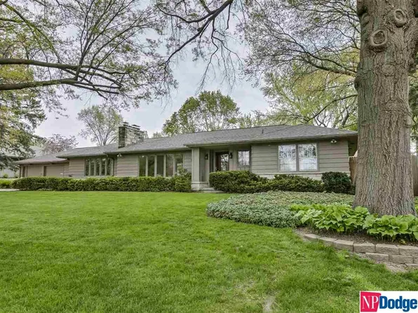 921 S 85th St, Omaha, NE 68114