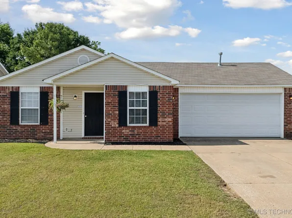 1115 W 23rd St, Claremore, OK 74017