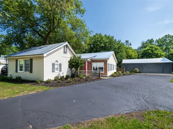 308 N Seymour Rd, Flushing, MI 48433