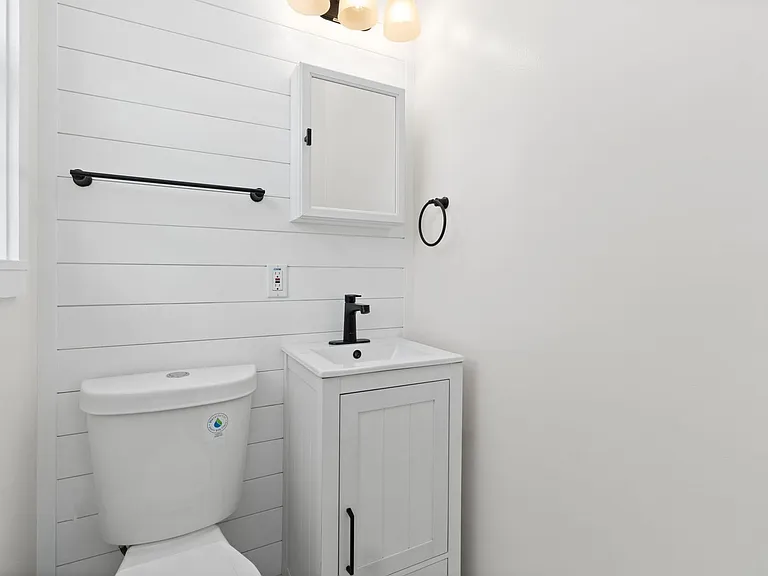 110 Rainbow St — Photo 18