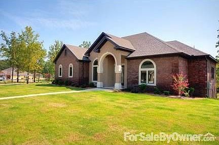 Front elevation : All Brick with Dryvit accents