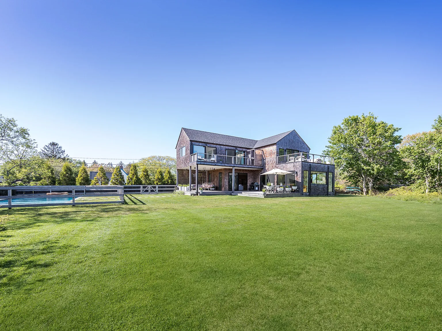 Ocean View Modern House — Photo 4