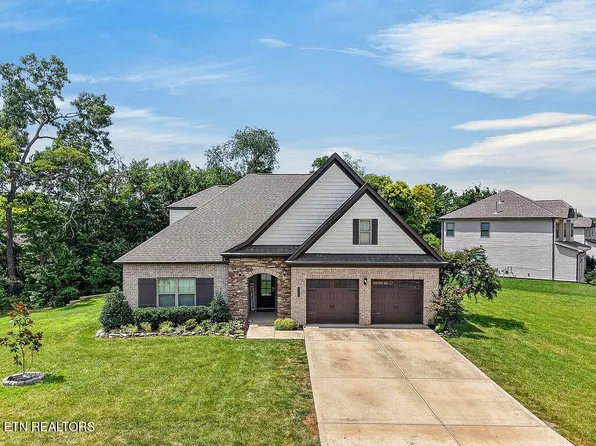 110 Aspen Dr, Lenoir City, TN 37771
