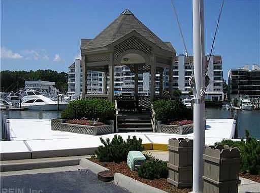 2nd image of 409 Harbour Pt APT 305