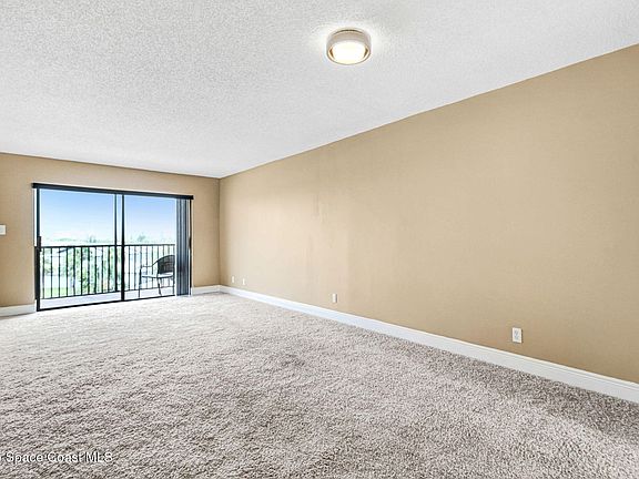 3rd image of 520 Palm Springs Blvd APT 405