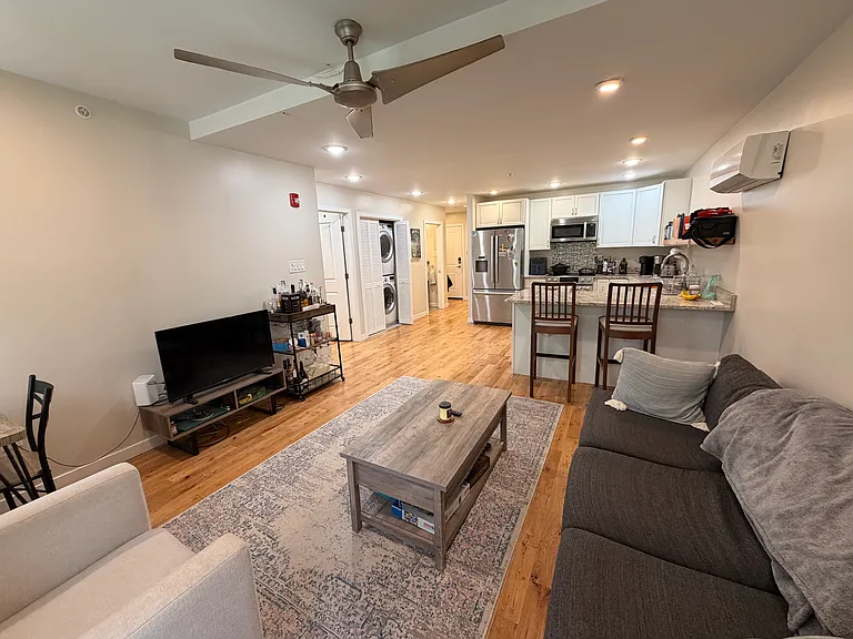 1120 Walnut St #3F — Photo 9