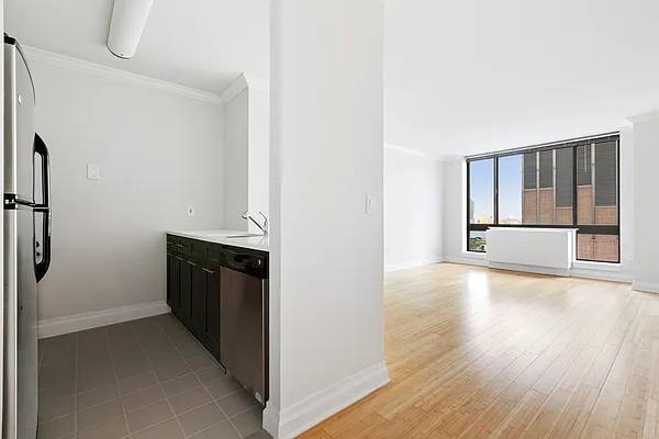 Rented by Greystar | media 4