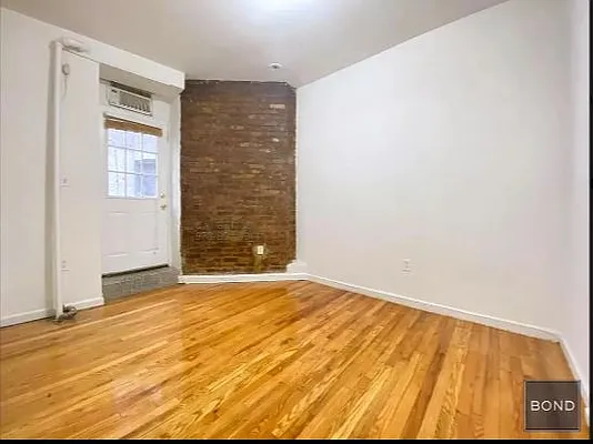 Rented by Bond New York | media 9