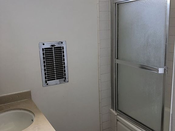 5th image of 114 S Gramercy Pl APT 209