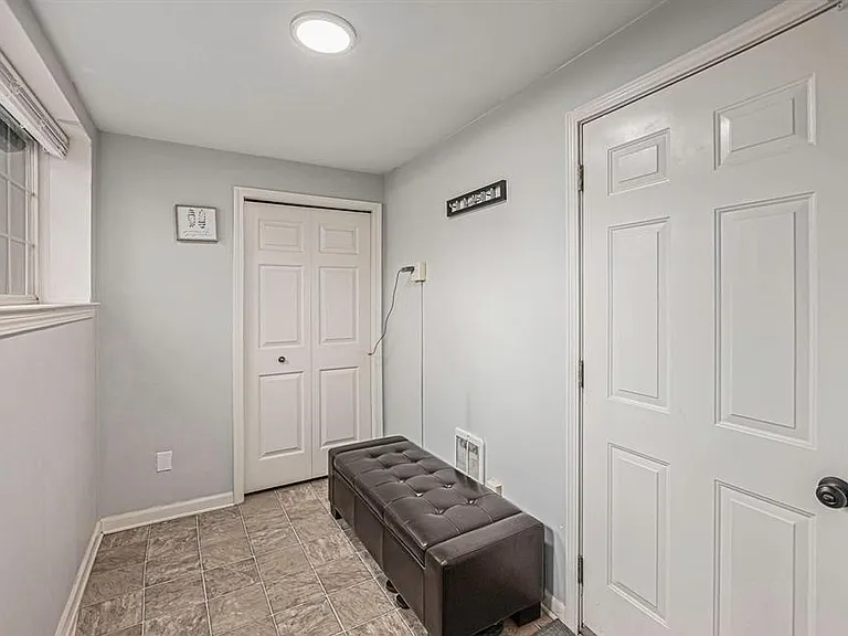 3286 Camden Dr #1 — Photo 21