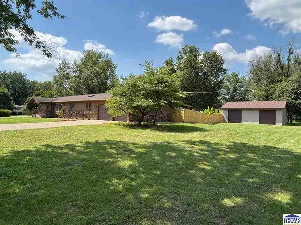 1110 E McCampbell Dr, Terre Haute, IN 47802