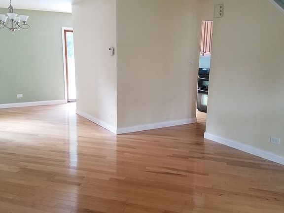 4th image of 1127 Greensfield Dr