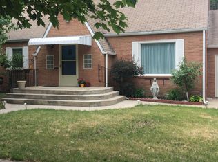 331 N 4th St, Hebron, NE 68370