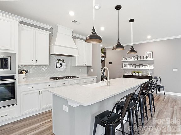 3rd image of 2033 Poplar Ridge Dr