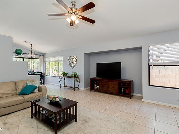 5th image of 2133 W Carol Ann Way #0