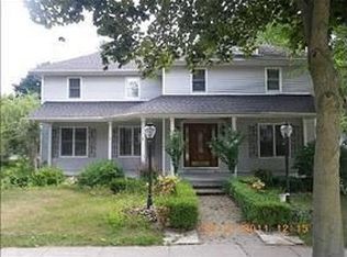 68 N Holcomb Rd, Clarkston, MI 48346