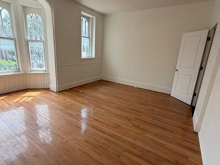 110 S Beaver St — Photo 21