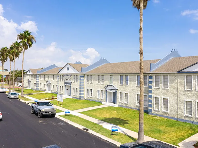 5808 S Alameda St — Photo 16