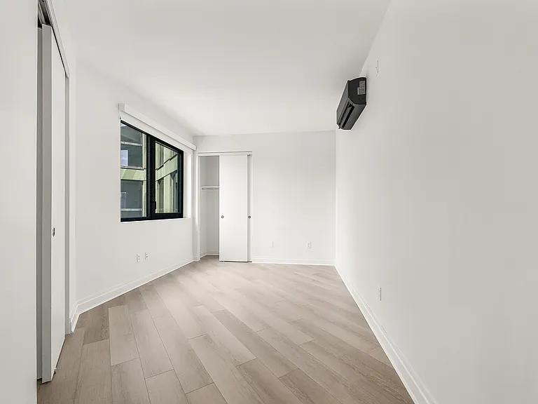 10-25 Jackson Ave #9B — Photo 11
