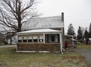 174 South St, Champlain, NY 12919