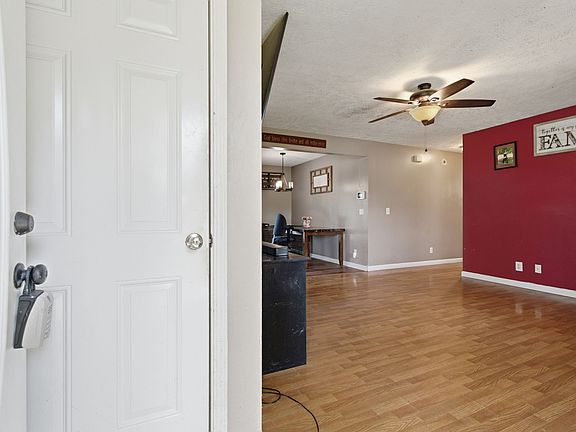 5th image of 202 Ridgewood Ln