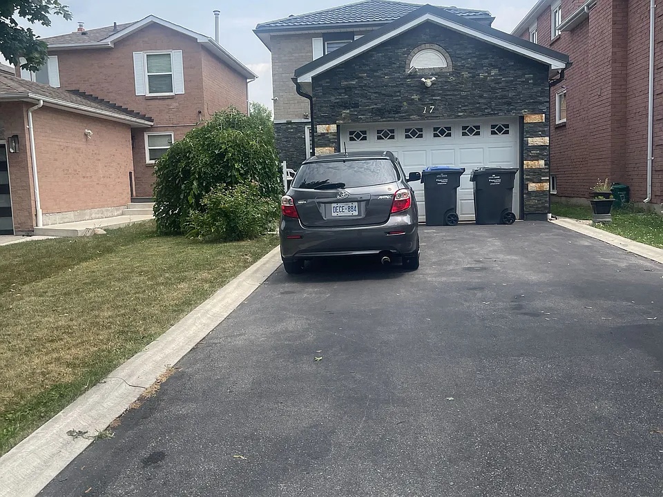17 Wayne Nicol Dr