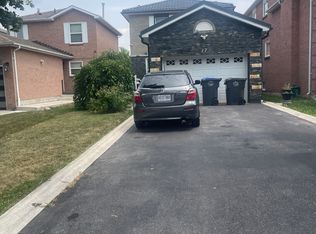 17 Wayne Nicol Dr, Brampton, ON L6X 3Z2