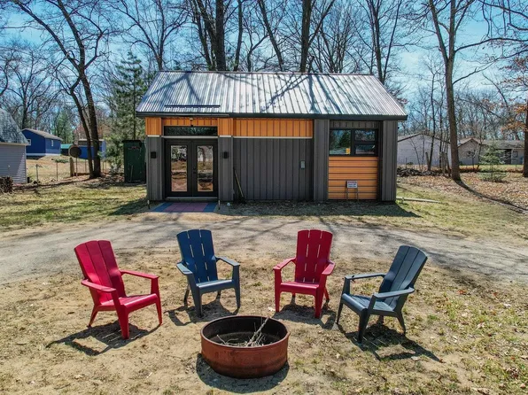 6932/6946 Railroad Rd, Harrison, MI 48625