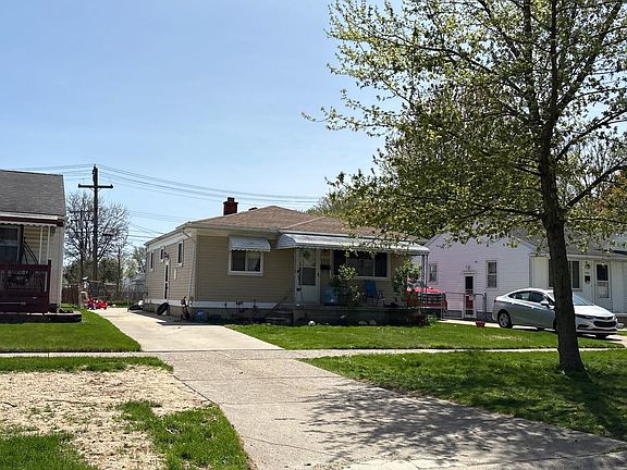 3rd image of 20731 Champaign St