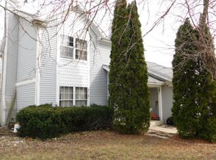 404 Indian Ridge Trl, Wauconda, IL 60084