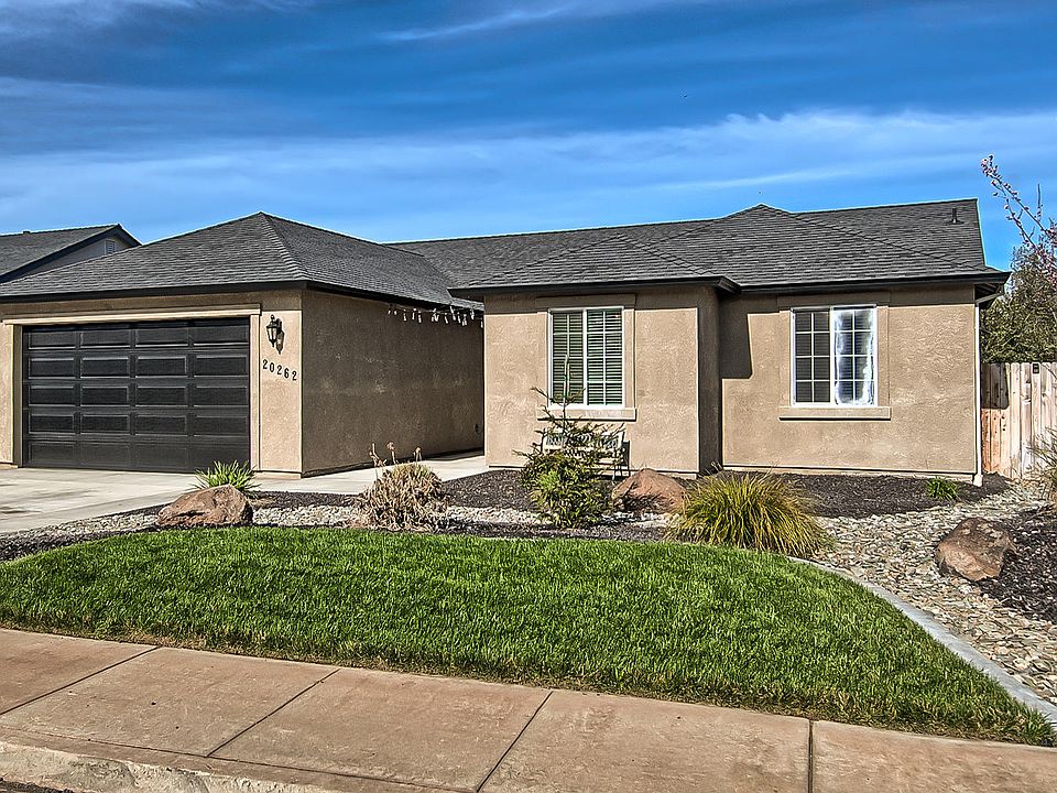1st image of 20262 Ballentine Dr