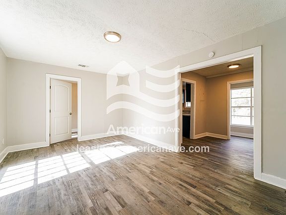 645768_004_wm_-_living_room_13401866.jpg