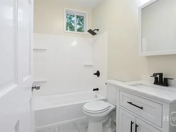 2304 Reynolds St APT A, Savannah, GA 31401