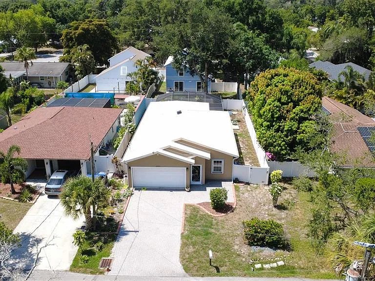 2920 Edgewood Ln — Photo 30