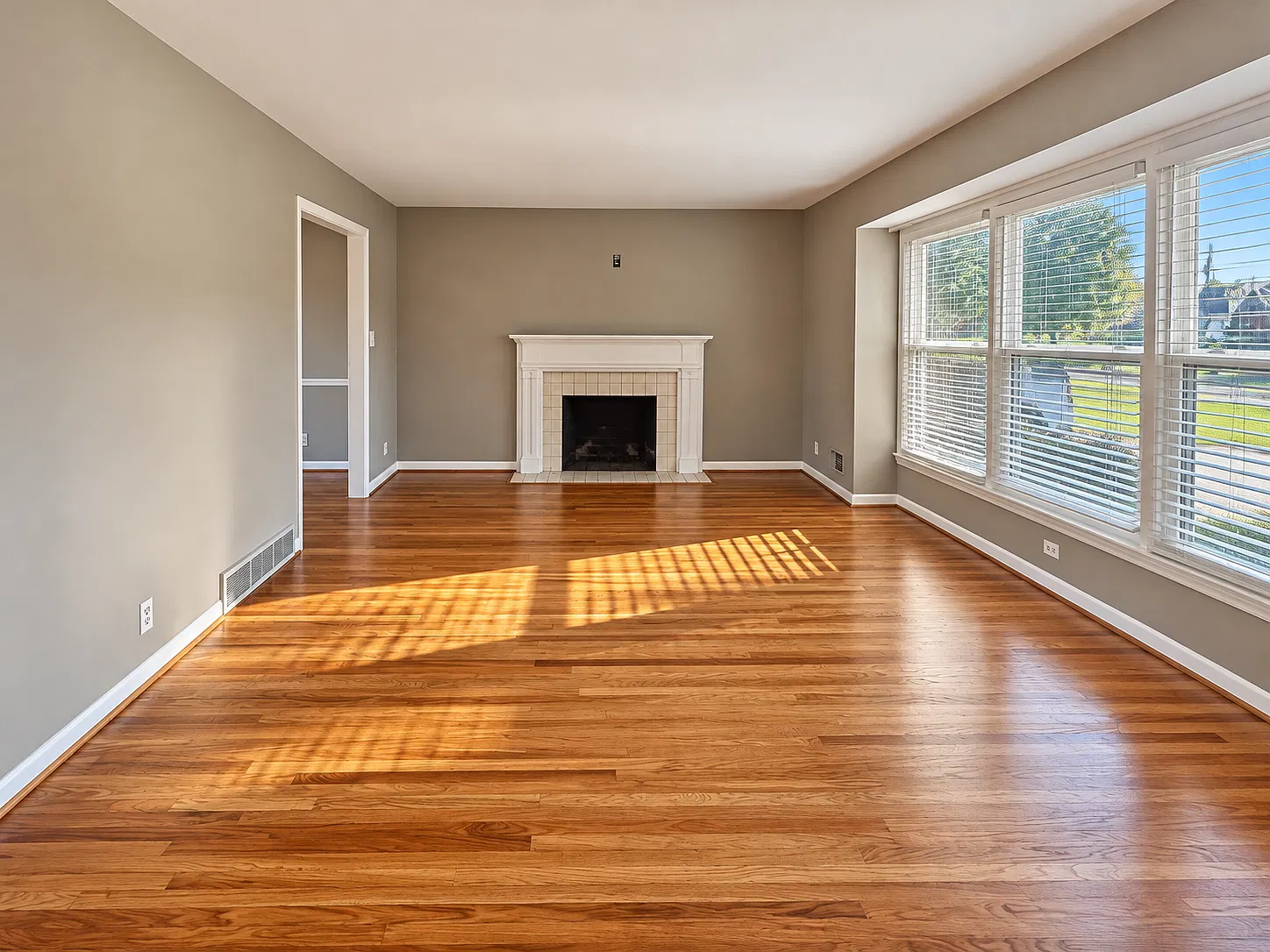 4 bed, 1800 sqft, $2,800 — Photo 2