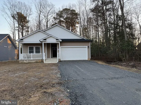 192 Woodmount Dr, Colonial Beach, VA 22443
